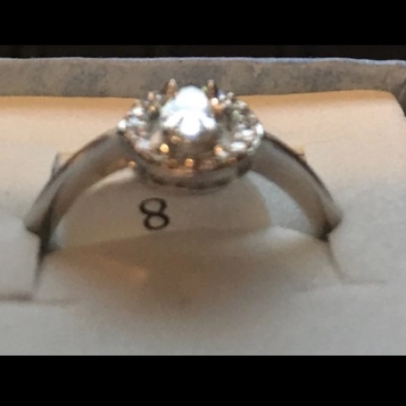 Sz 8 Ring - Picture 2 of 2